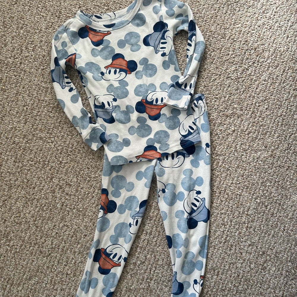 ✅3/$24 Disney Mickey Mouse Kids Pajama Set - 5T